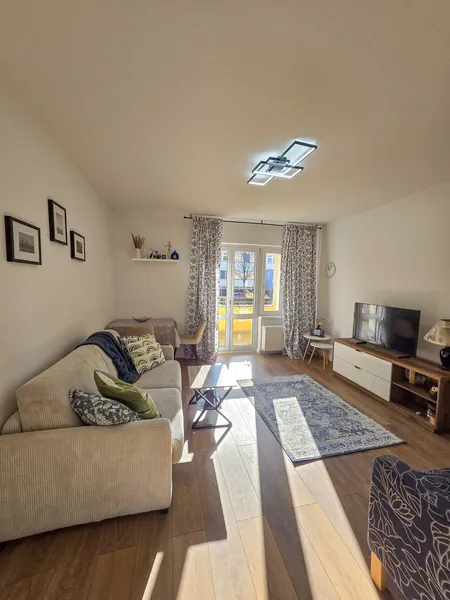 3-Zimmer-Wohnung mit Balkon – möbliert oder teilweise unmöbliert (befristet bis zu 2 Jahre) — photo 1